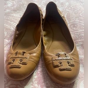 Tory Burch Carina Ballet Flats - size 7.5 - colour sand 251
